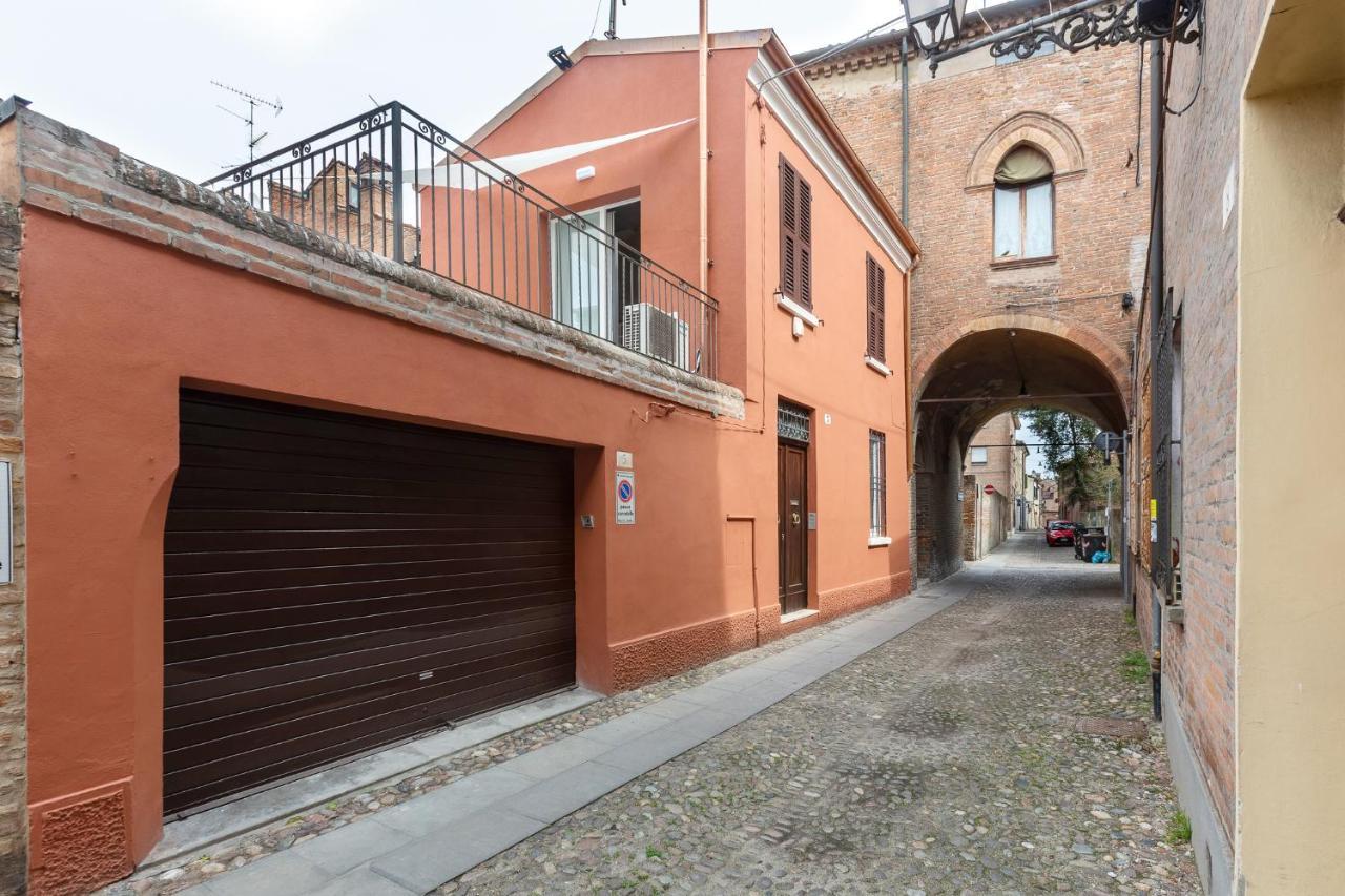 Ferrara Casa dell'Archivòlto con Garage Exterior foto